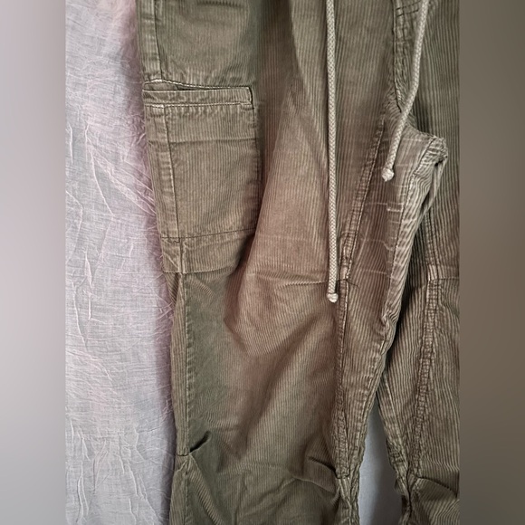 We The Free Green Cargo Pants slouchy fit, button fly, drawstring waist - Picture 4 of 8